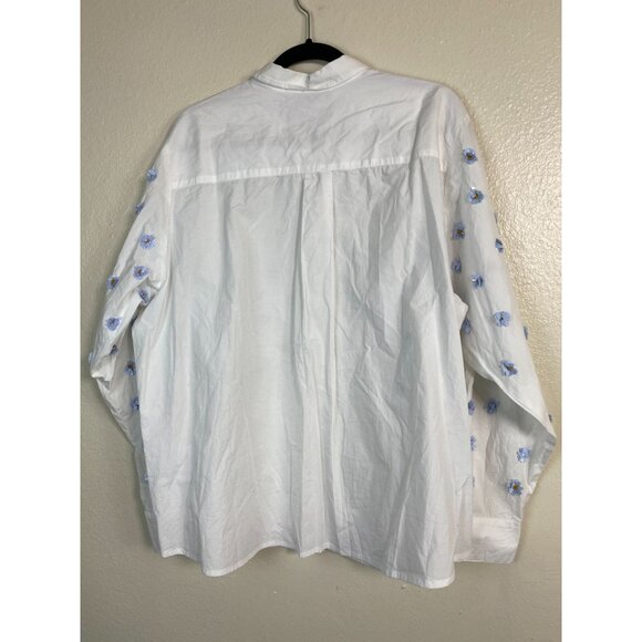 Dhruv Kapoor Anthropologie Button Up Top Women size XL White Blue 3D flower Boho - Picture 2 of 16